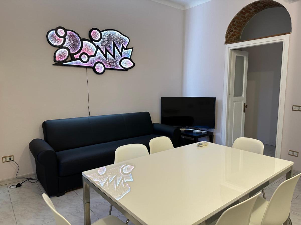 - Gae Aulenti Apartment Mailand